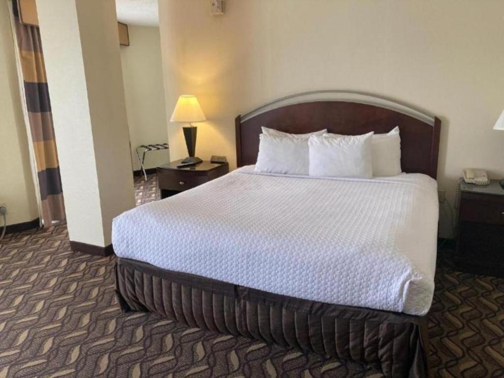Radisson Hotel Austin - University Экстерьер фото