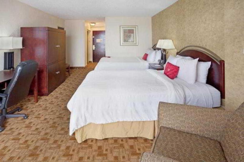 Radisson Hotel Austin - University Экстерьер фото