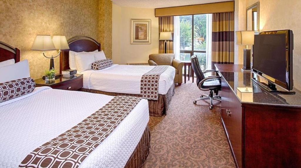 Radisson Hotel Austin - University Экстерьер фото