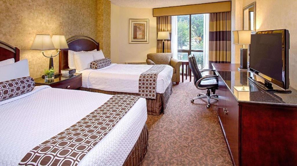 Radisson Hotel Austin - University Экстерьер фото