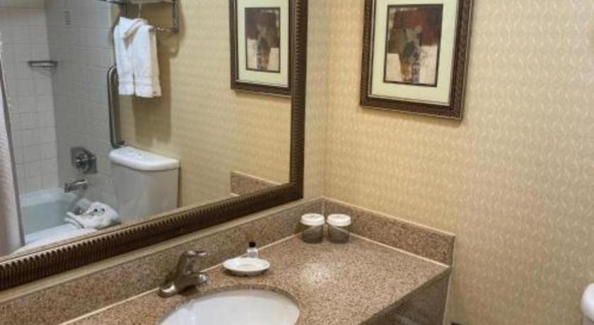 Radisson Hotel Austin - University Экстерьер фото