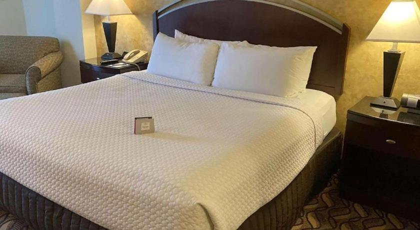 Radisson Hotel Austin - University Экстерьер фото