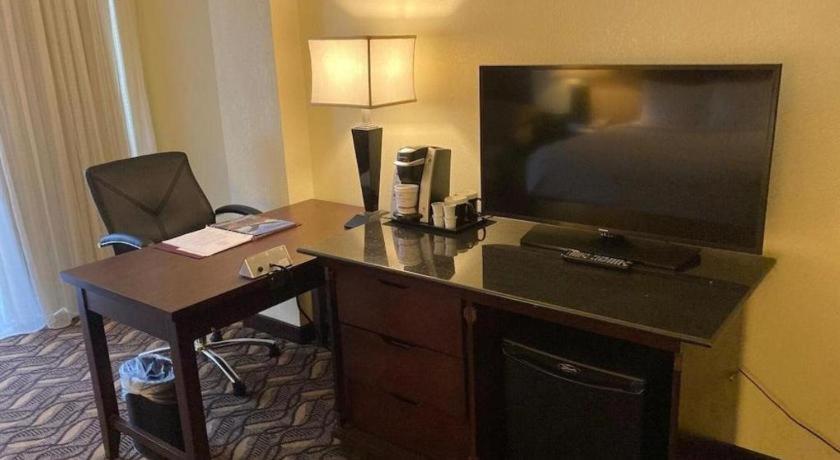 Radisson Hotel Austin - University Экстерьер фото