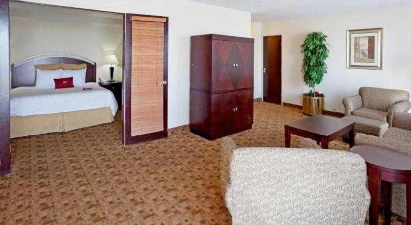 Radisson Hotel Austin - University Экстерьер фото