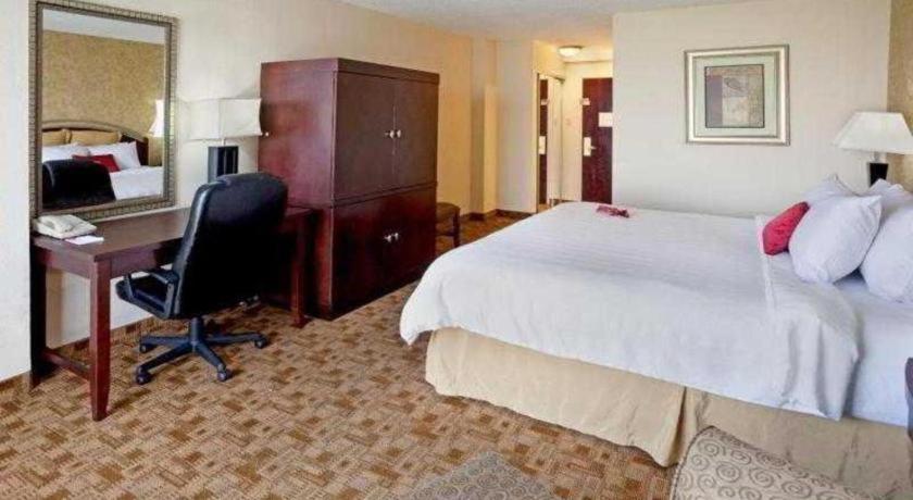 Radisson Hotel Austin - University Экстерьер фото