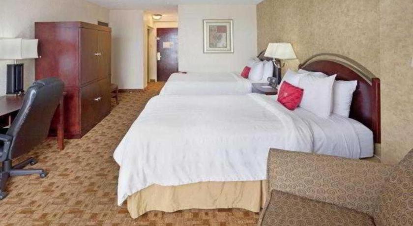 Radisson Hotel Austin - University Экстерьер фото